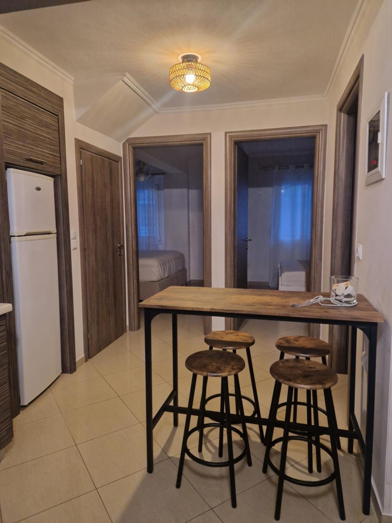 Iro Apartments Néa Péramos Eksteriør bilde